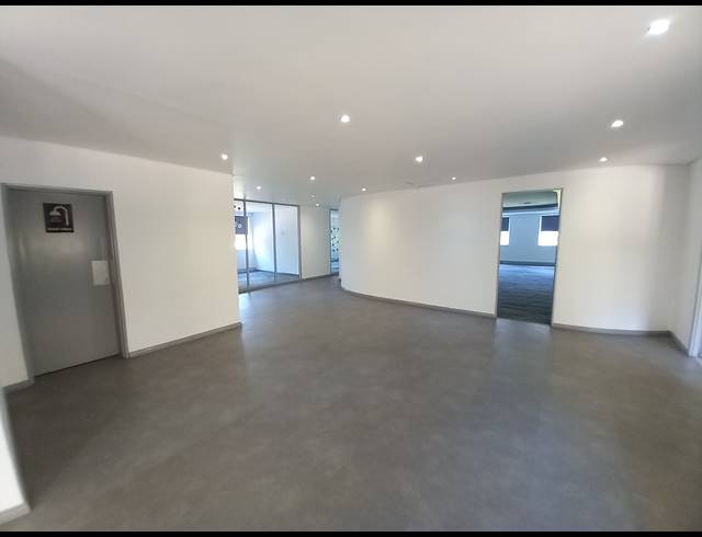 2,415M² OFFICE TO LET IN BRYANSTON